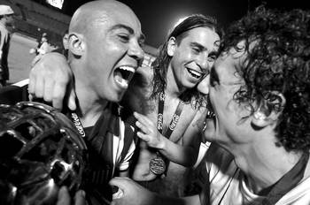Egidio Arévalo Ríos, Marcelo Sosa y Matías Aguirregaray, anoche durante los festejos en el estadio Centenario. Egidio Arévalo Ríos, Marcelo Sosa y Matías Aguirregaray, anoche durante los festejos en el estadio Centenario.