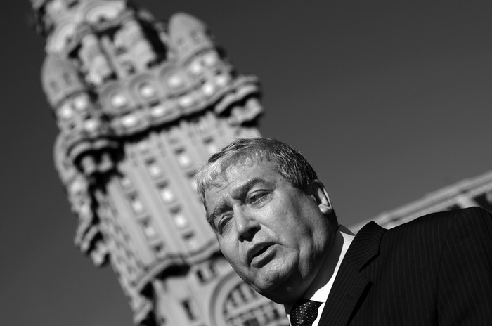 Walid Muaqqat, nuevo embajador de Palestina en Uruguay, ayer, en la plaza Independencia. · Foto: Pablo Vignali