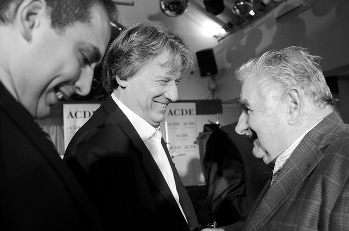 Pablo Ferreri, Fernando Lorenzo y José Mujica, ayer, al finalizar el desayuno de ACDE.  · Foto: Pablo Vignali