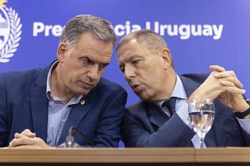 El presidente Yamandú Orsi y el ministro Gabriel Oddone en Torre Ejecutiva (archivo, mayo de 2025). · Foto: Ernesto Ryan