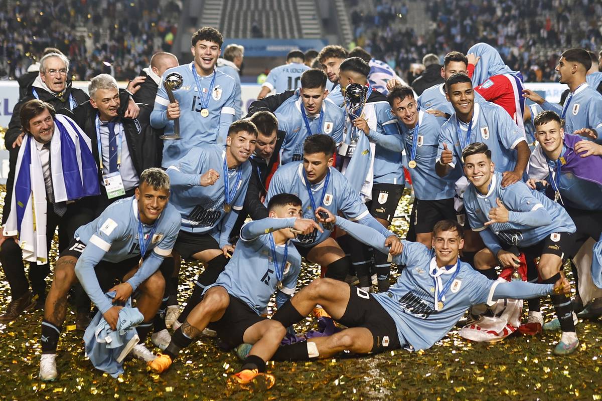 De La Plata al cielo: Uruguay campeón mundial sub-20 de fútbol