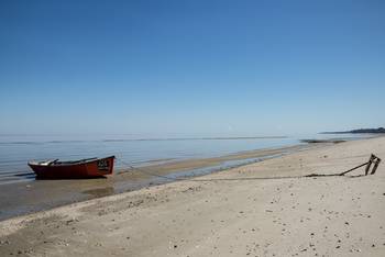 Playa de Arazatí, en San José. · Foto: Mara Quintero