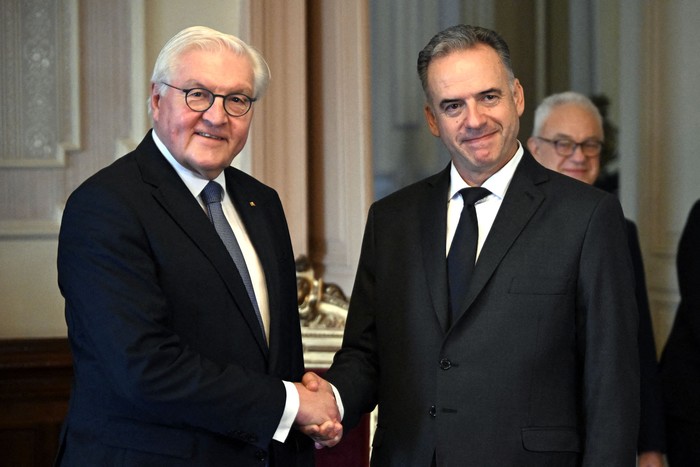 Frank-Walter Steinmeier, presidente de Alemania, y Yamandú Orsi, el 2 de marzo, en el Palacio Estévez. · Foto: Eitan Abramovich, AFP