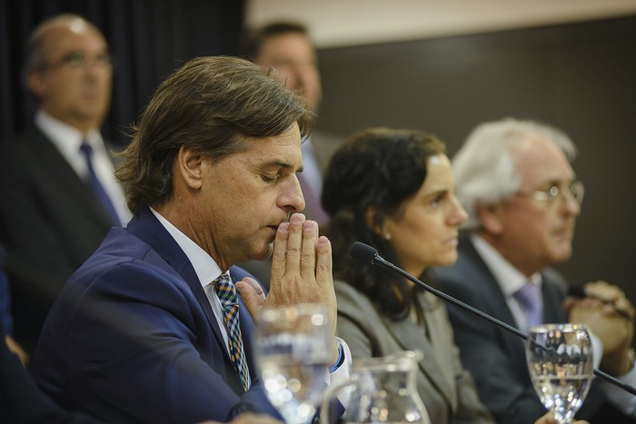 Luis Lacalle Pou durante la conferencia de prensa tras la reunión del Consejo de Ministros, en la Torre Ejecutiva (20.10.2022). · Foto: Mara Quintero