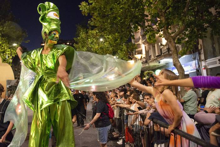 Desfile inaugural del Carnaval, este jueves, en 18 de Julio. · Foto: Alessandro Maradei