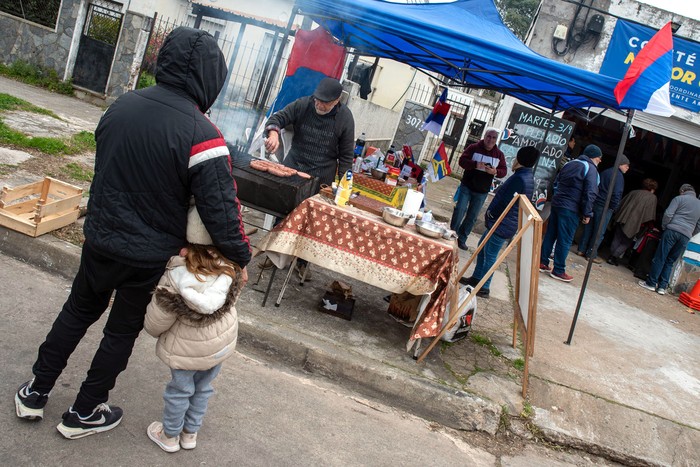 Comité de base Olagüe, del Frente Amplio, el 25 de agosto, en la zona del ex Mercado Modelo en Montevideo. · Foto: Martín Varela Umpiérrez