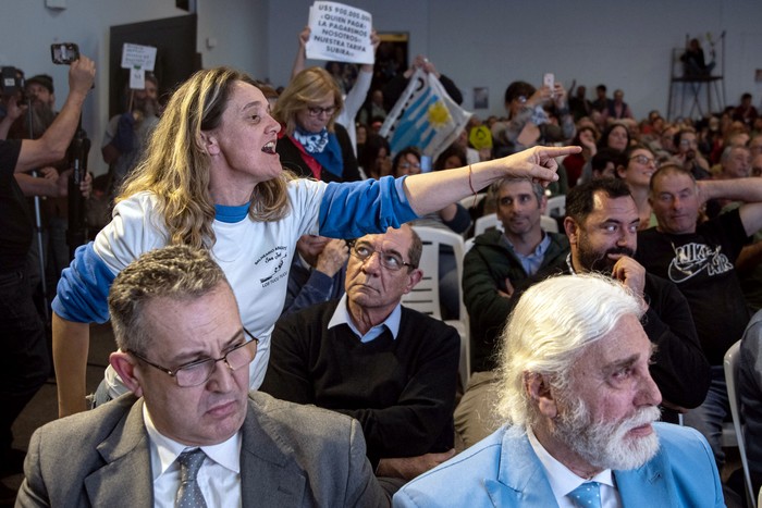 Silvana Fernández en la audiencia pública del proyecto Neptuno, el 3 de octubre, en Rafael Perazza. · Foto: Mara Quintero