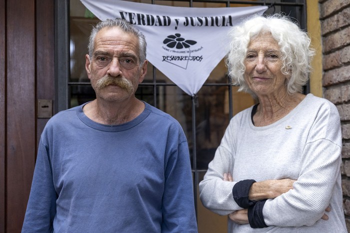 Ignacio Errandonea y Elena Zaffaroni, integrantes de Madres y Familiares de Detenidos Desaparecidos. · Foto: Rodrigo Viera Amaral Ignacio Errandonea y Elena Zaffaroni, integrantes de Madres y Familiares de Detenidos Desaparecidos. · Foto: Rodrigo Viera Amaral