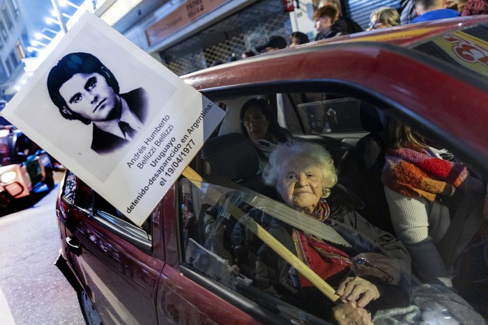 Foto principal del artículo 'Miles de personas se movilizaron en una nueva Marcha del Silencio y le pidieron al gobierno que “sepa cumplir”' · Foto: Rodrigo Viera Amaral
