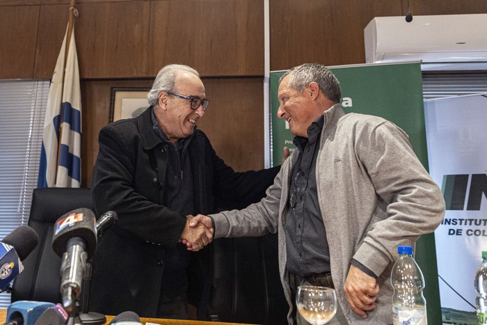 Alfredo Fratti y Alejandro Henry, el 30 de junio, en el Instituto Nacional de Colonización. · Foto: Ernesto Ryan