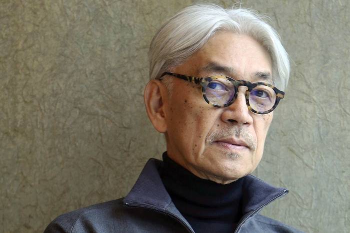 Ryuichi Sakamoto, el 28 de marzo de 2020, en Tokio. · Foto: Yasushi Wada, AFP