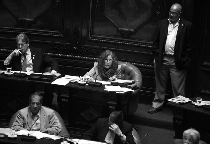 Intervención de la senadora Constanza Moreira, ayer, durante la sesión que aprobó la Ley de Interrupción Voluntaria del Embarazo.  · Foto: Pedro Rincón