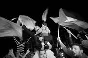 Palestinos celebran en las calles de la ciudad de Gaza, luego de que la Asamblea General de Naciones Unidas aprobara por mayoría absoluta una resolución que reconoce a la Autoridad Nacional Palestina (ANP) como un Estado observador no miembro.