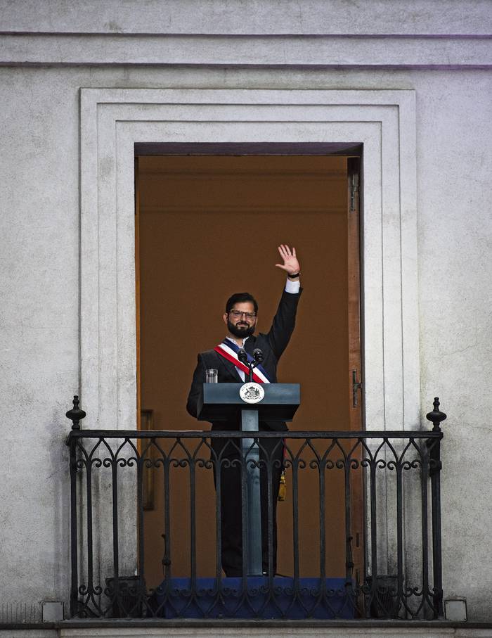 Gabriel Boric, presidente de Chile, durante su discurso en el Palacio de La Moneda. · Foto:  Santiago Mazzarovich
