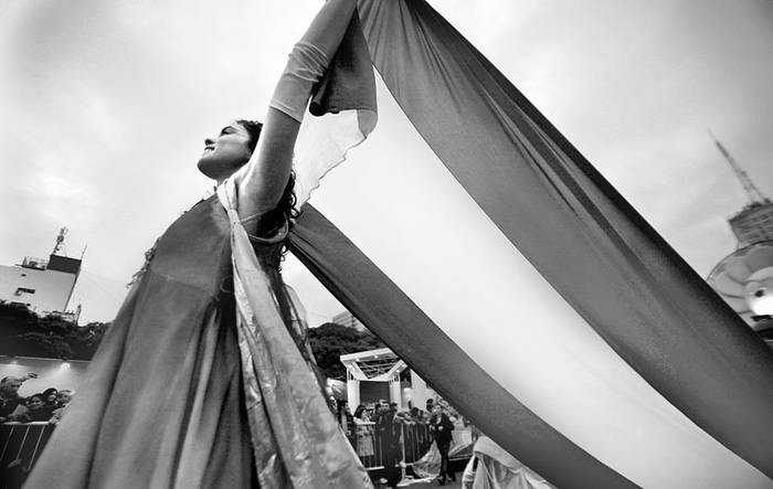 Representantes de la provincia de San Juan participan en el Desfile Federal por el Paseo del Bicentenario, en la avenida 9 de Julio, en Buenos Aires (Argentina), en los festejos del bicentenario de la revolución que abrió paso a la independencia argentina.  · Foto: EFE, Leo La Valle