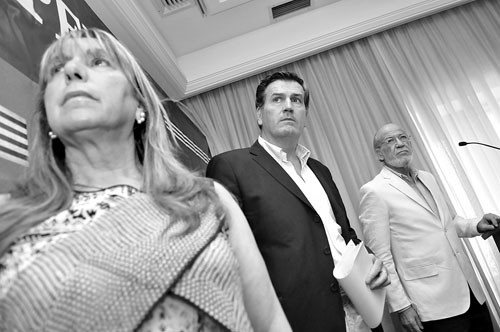 Martha Montaner, Pedro Bordaberry y Hugo Fernández Faingold, ayer, en el hotel Radisson. Foto: Javier Calvelo
