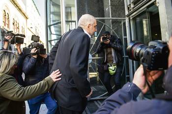 Walter Alcántara, cuando llegaba a la sede de la Fiscalía. Walter Alcántara, cuando llegaba a la sede de la Fiscalía.