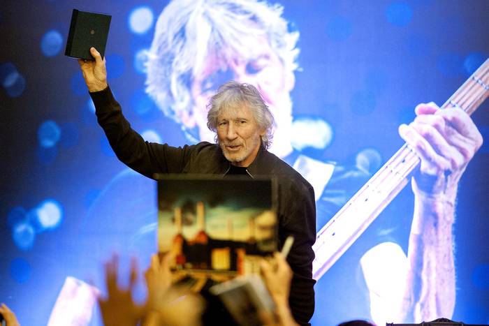 Roger Waters, ayer, en la Intendencia de Montevideo, donde fue nombrado visitante ilustre. · Foto: Federico Gutiérrez