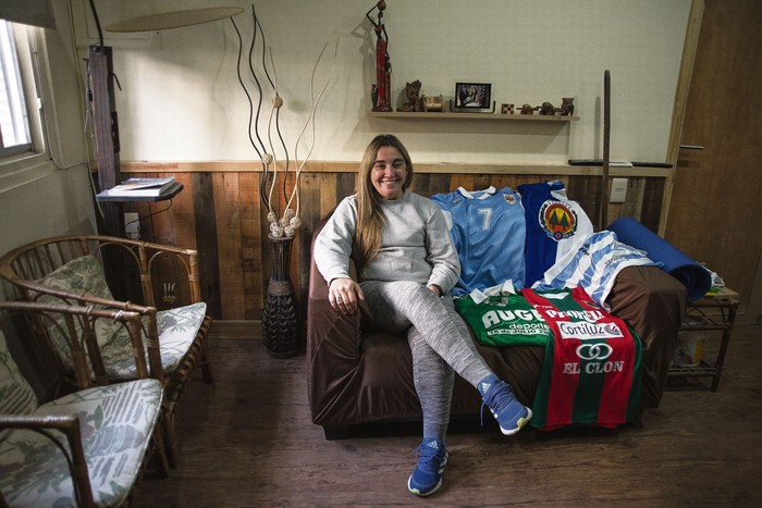 Silvia Arébalo, primer  futbolista en ser fichada en la Asociación Uruguaya de Fútbol (archivo, mayo de 2021). · Foto: Natalia Rovira