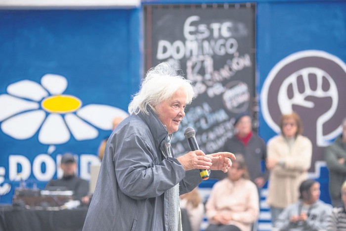 Lucía Topolansky, durante la inauguración del comité Martín Fierro, en el barrio Jacinto Vera (archivo, julio de 2023). · Foto: Alessandro Maradei