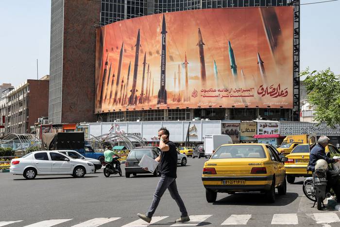 Plaza Valiasr en el centro de Teherán, el 15 de abril. · Foto: Atta Kenare, AFP