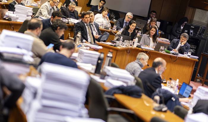 Comisión de Presupuesto integrada con Hacienda del Senado, en el anexo del Palacio Legislativo (29.08.2023). · Foto: Ernesto Ryan