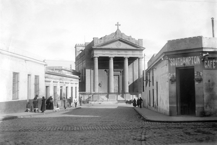 Antiguo edificio del Templo Inglés. Calle Santa Teresa, 1929. · Foto: CdF, s/d de autor Antiguo edificio del Templo Inglés. Calle Santa Teresa, 1929. · Foto: CdF, s/d de autor