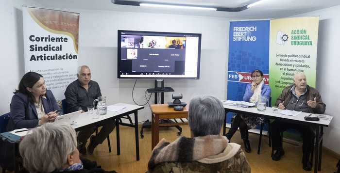 Leticia Iglesias, Fernando Olivera, Ana Santesteban y Marcos Supervielle, en una jornada sobre trabajo infantil, en ASU. · Foto: Alessandro Maradei