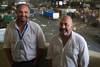 Pablo Pacheco y Alberto Pérez en el Mercado Modelo. · Foto: Pablo Vignali Pablo Pacheco y Alberto Pérez en el Mercado Modelo. · Foto: Pablo Vignali