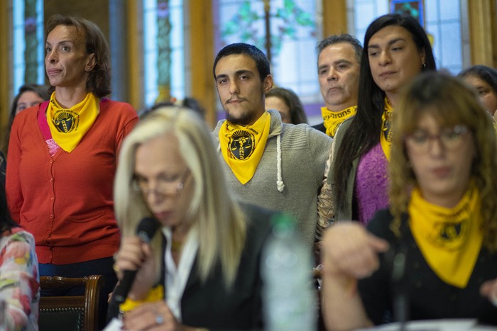 Entrega de firmas en apoyo a la ley trans, el 10 de octubre. · Foto: Mariana Greif