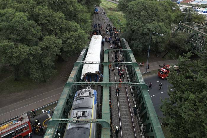 Choque y descarrilamiento del tren San Martín, en Palermo. · Foto: AFP