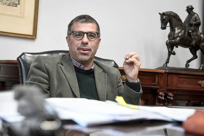 Valentín Trujillo, director de la Biblioteca Nacional (archivo, mayo de 2020). · Foto: Javier Calvelo, adhocFOTOS