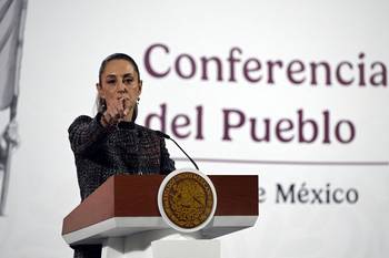 Claudia Sheinbaum, presidenta de México, durante su conferencia de prensa diaria, en el Palacio Nacional, en Ciudad de México, el 28 de enero. · Foto: Alfredo Estrella, AFP