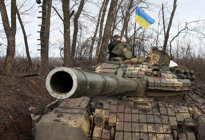 Militares ucranianos luego de una batalla contra tropas rusas y separatistas, en la región de Lugansk. · Foto: Anatolii Stepanov, AFP