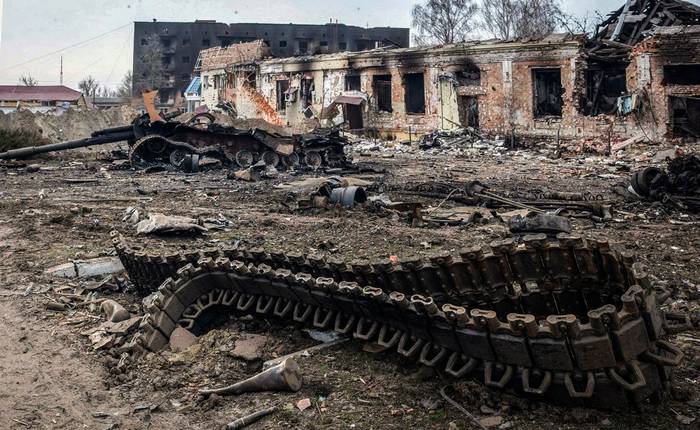 Tanque ruso destruido, este domingo, luego de una batalla en la ciudad de Trostyanets, región de Sumy. · Foto: Estado Mayor de las Fuerzas Armadas de Ucrania, AF