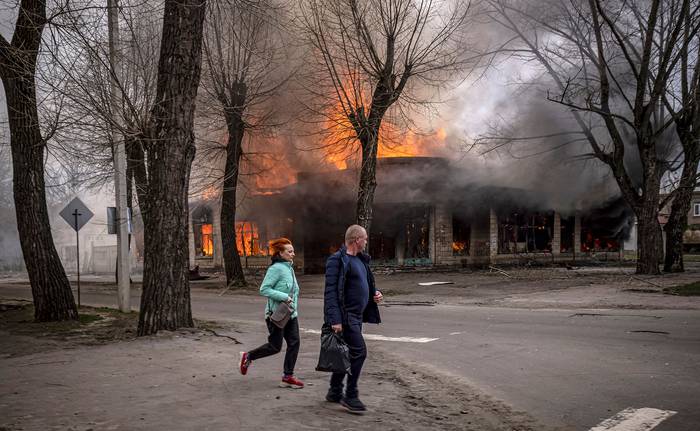 Casa residencial, ayer, luego de un bombardeo en Severodonetsk, región de Donbass, Ucrania. · Foto: Fadel Senna, AFP