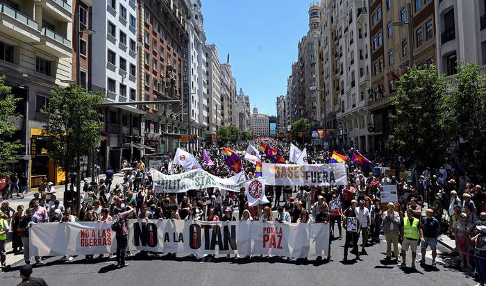 Manifestación contra la OTAN en el centro de Madrid (26.06.2022). · Foto: Óscar del Pozo, AFP