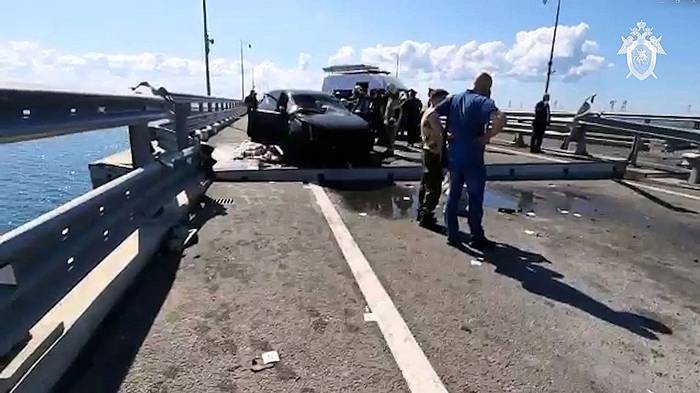 Captura de video del puente de Kerch, que une Crimea con Rusia, que resultó dañado tras un ataque. Foto: Comité Investigador ruso, AFP.