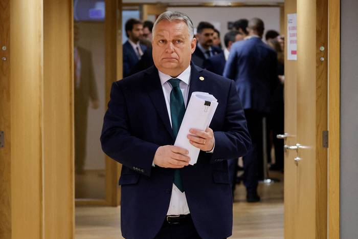 Viktor Orbán, primer ministro de Hungría, asiste a una reunión del Consejo Europeo, en Bruselas (01.02.2024). · Foto: Ludovic Marin, AFP
