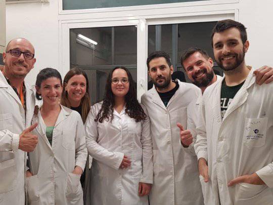 Foto extraída de la cuenta de Twitter del Laboratorio de Virología Molecular de la Facultad de Ciencias de la Universidad de la República. 