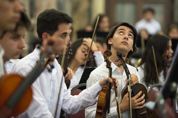 Lanzamiento de "Un niño, un instrumento", ayer, en el Salón de los Pasos Perdidos del Palacio Legislativo.  · Foto: Santiago Mazzarovich