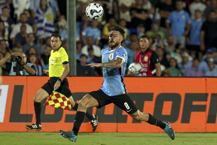 Nahitan Nández, el 21 de marzo, en el estadio Centenario. · Foto: Rodrigo Viera Amaral