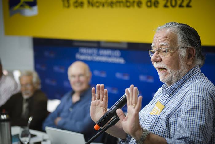 José Bayardi durante el Congreso de la Vertiente Artiguista, en La Huella de Seregni (13.11.2022). · Foto: Mara Quintero