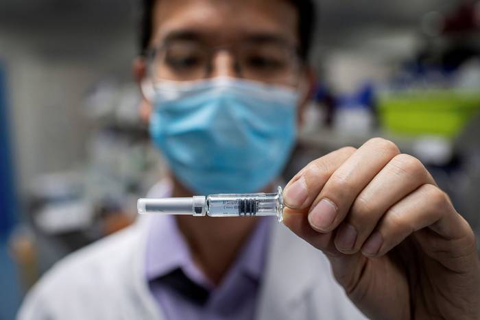 Vacuna experimental para el coronavirus en Beijing.
  · Foto: Nicolás Asfouri, AFP