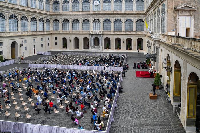 Patio de San Dámaso del Vaticano, el 12 de mayo.
 · Foto: Tiziana Fabi AFP