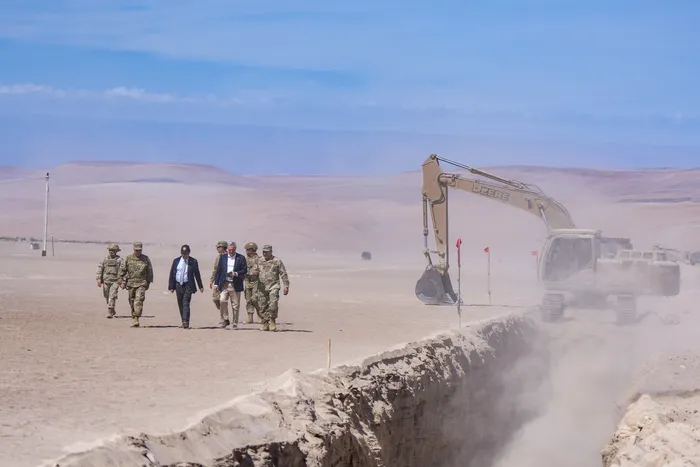 José Antonio Kast, el 19 de marzo, en Chacalluta, en la frontera entre Chile y Perú. · Foto: Presidencia