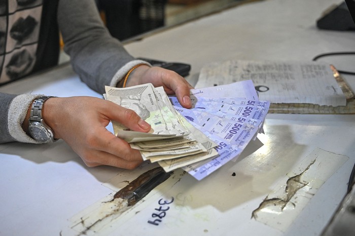 Mercado municipal de Catia, un barrio de Caracas, este jueves. · Foto: Federico Parra, AFP