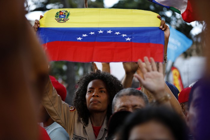 Partidarios de Nicolás Maduro durante una manifestación en apoyo a los resultados de las elecciones presidenciales, el 3 de agosto, en Caracas. · Foto: Pedro Rances, AFP