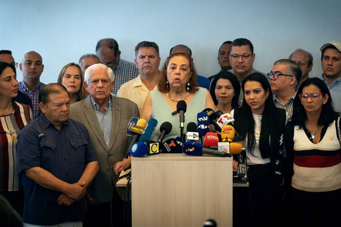 Corina Yoris, candidata presidencial de Venezuela por la Plataforma Unitaria Democrática habla, este lunes, durante una conferencia de prensa en Caracas, Venezuela.
Foto: Ronald Peña, AFP · Foto: Ronald Manzolido