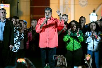 Nicolás Maduro, en la celebración de los resultados de las elecciones parlamentarias y regionales, el 25 de mayo, en la plaza Bolívar de Caracas. · Foto: Federico Parra, AFP